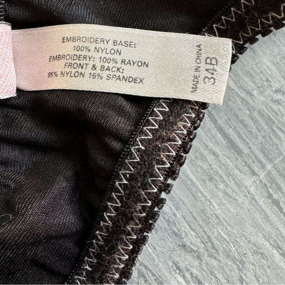 ❤️3/$30 Victoria’s Secret Racerback Bra with Front Closure - Picture 8 of 8
